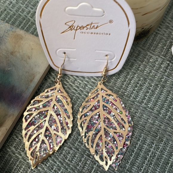 #44 Sparkle Leaf Earrings - Picture 6 of 7